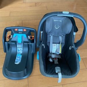 Uppa baby car seat , cash pick up